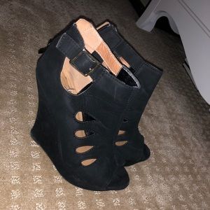 Black heels- worn once